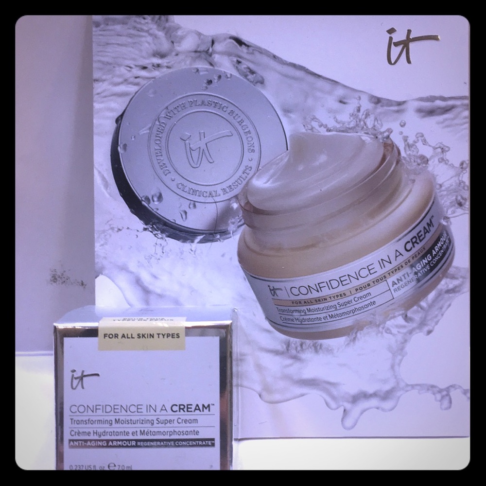4 for $25 it cosmetics confidence in a cream
